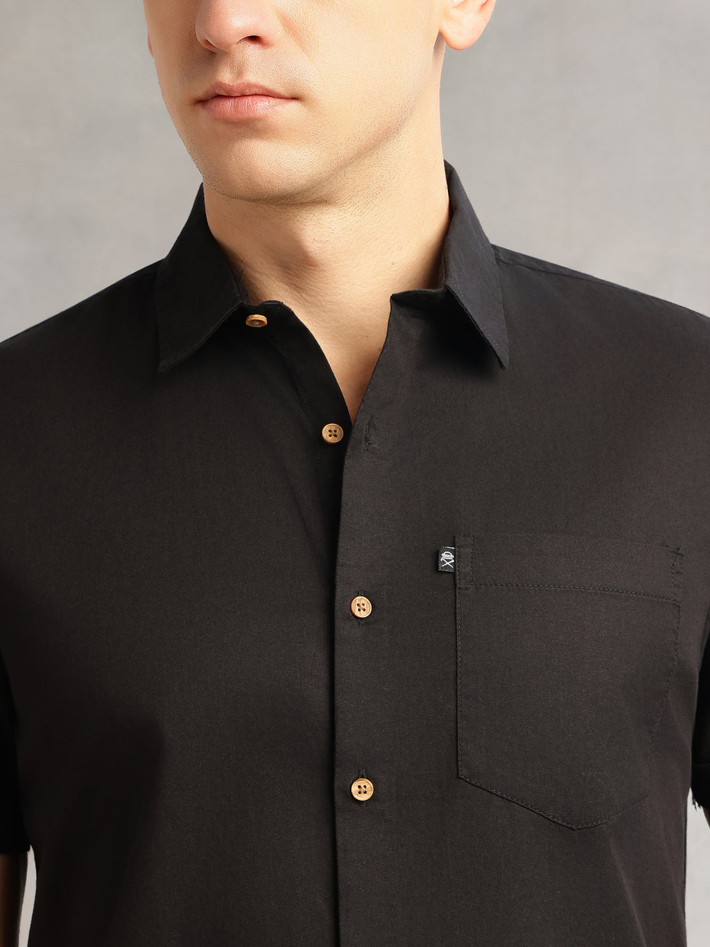 Thomas Scott Men Black Slim Fit Short Sleeves Spread Collar Solid Casual Shirt