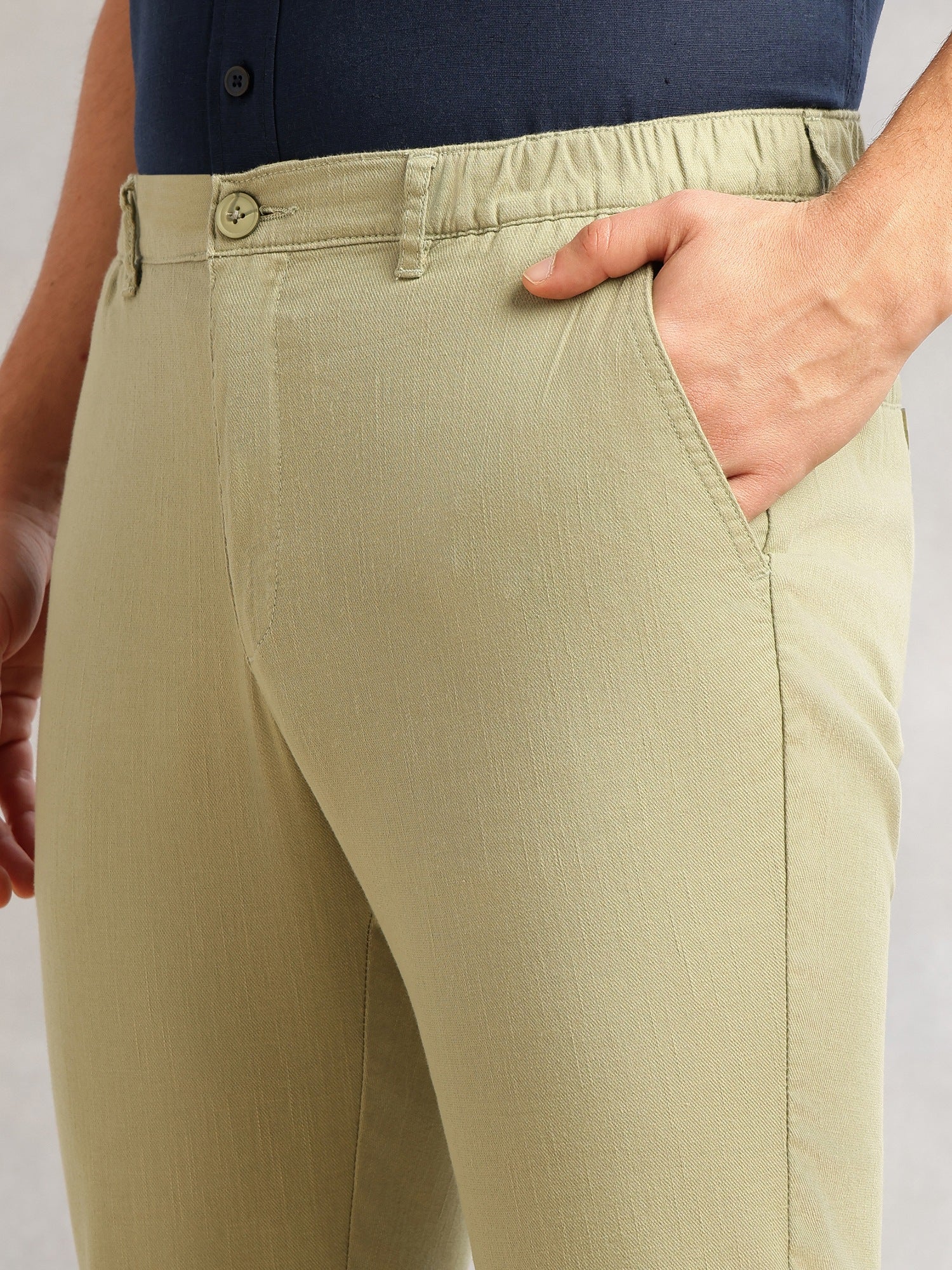 Thomas Scott Men Mint Straight Fit Mid-Rise Solid 4 Pockets Woven Chinos Trouser