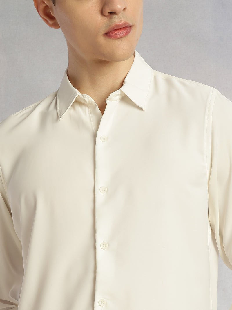 Thomas Scott Men White Regular Fit Full Sleeves Spread Collar Solid Polyester Casual Shirt