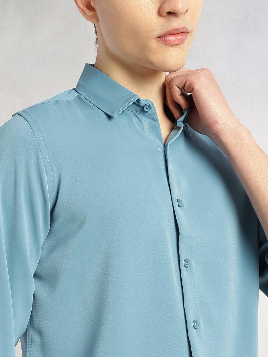 Thomas Scott Men Blue Regular Fit Full Sleeves Spread Collar Solid Polyester Casual Shirt
