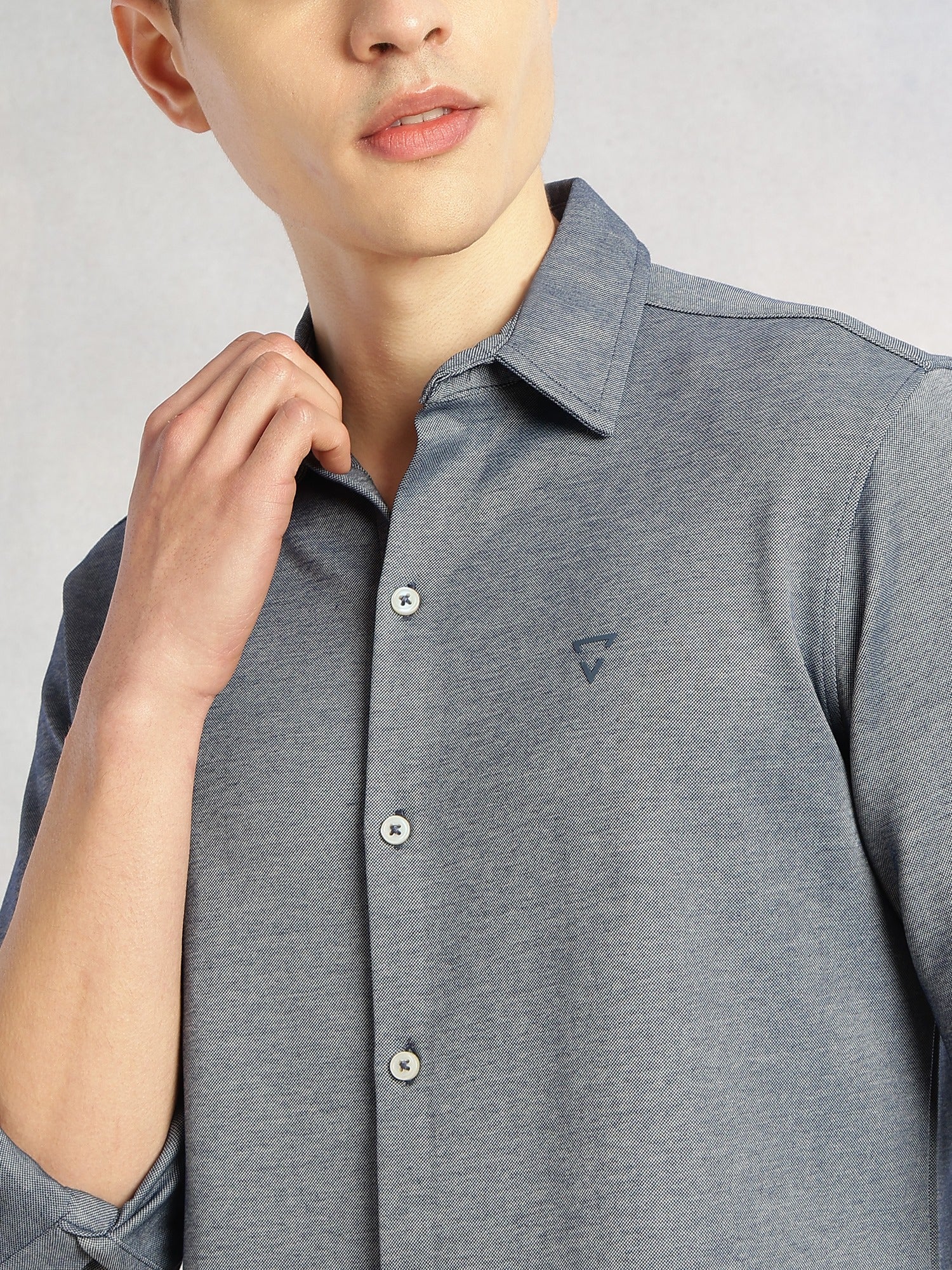 Thomas Scott Men Navy Slim Fit Long Sleeves Spread Collar Solid Knitted Shirt
