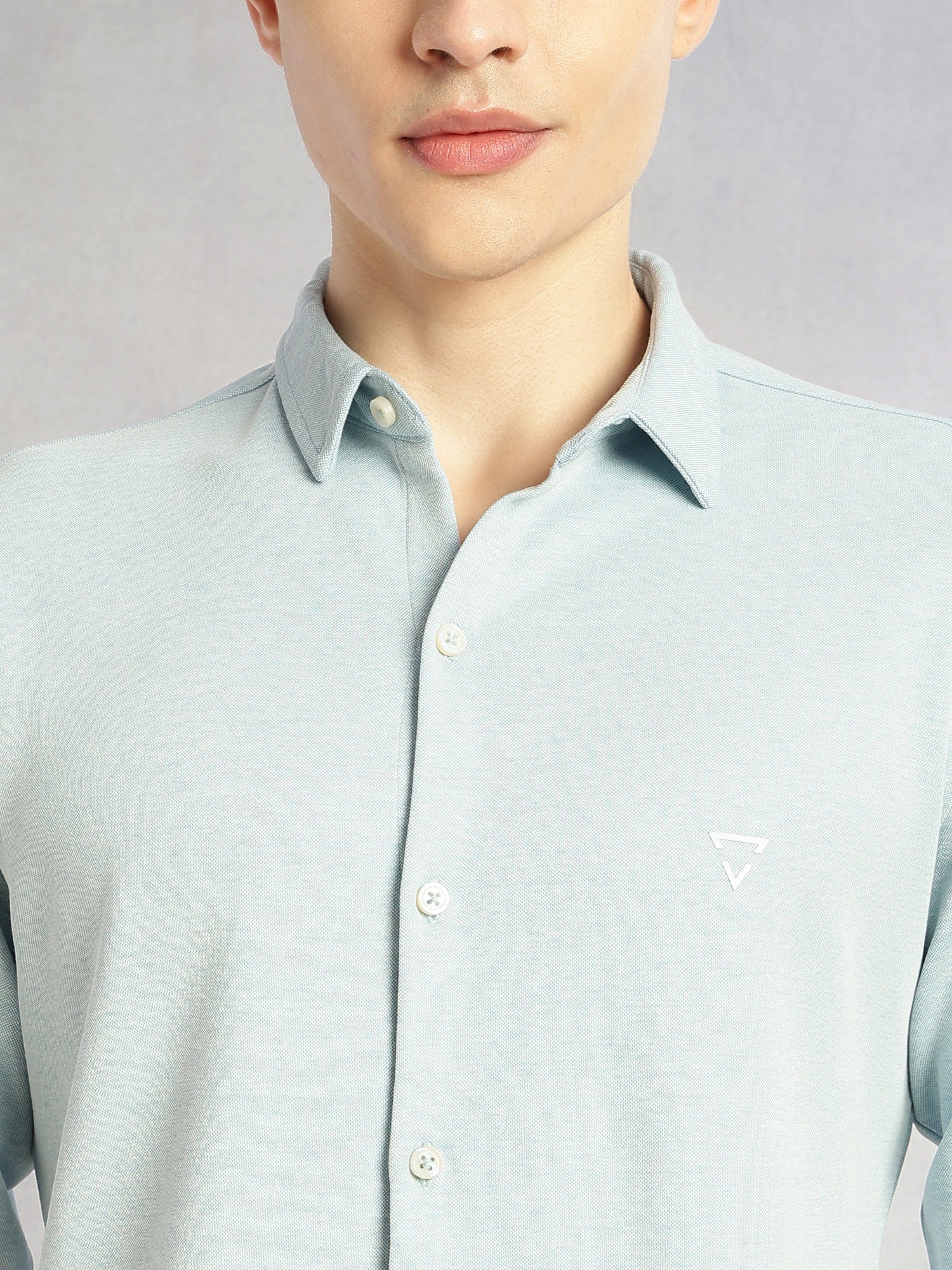 Thomas Scott Men Sky Blue Slim Fit Long Sleeves Spread Collar Solid Knitted Shirt