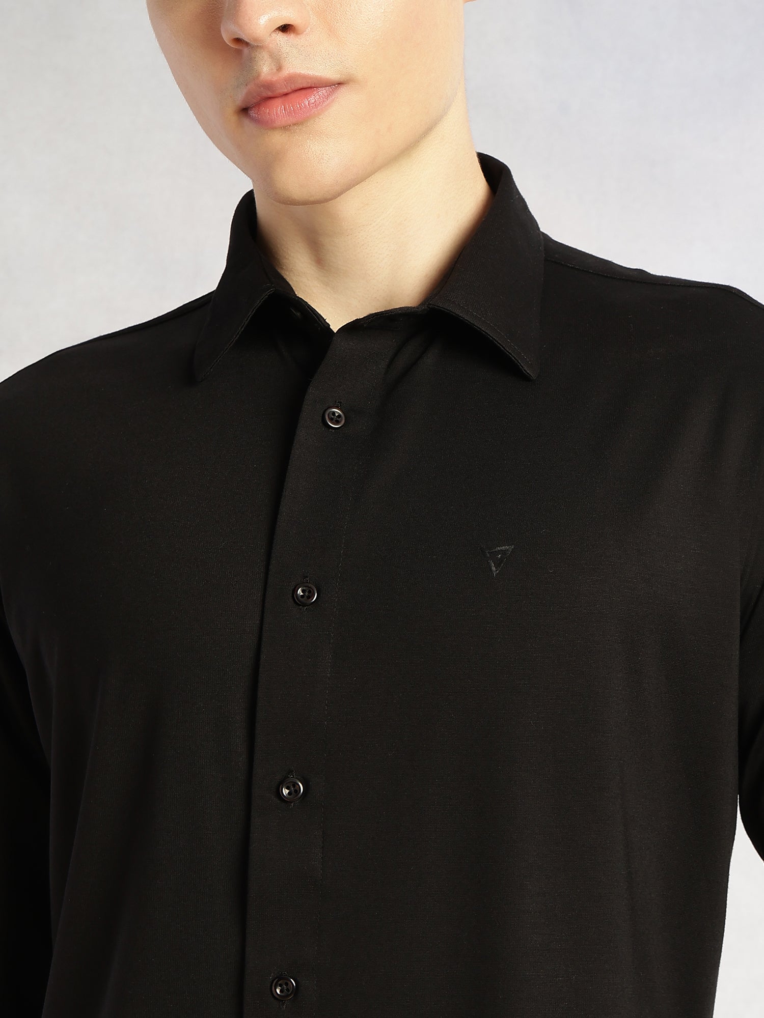 Thomas Scott Men Black Slim Fit Long Sleeves Spread Collar Solid Knitted Casual Shirt