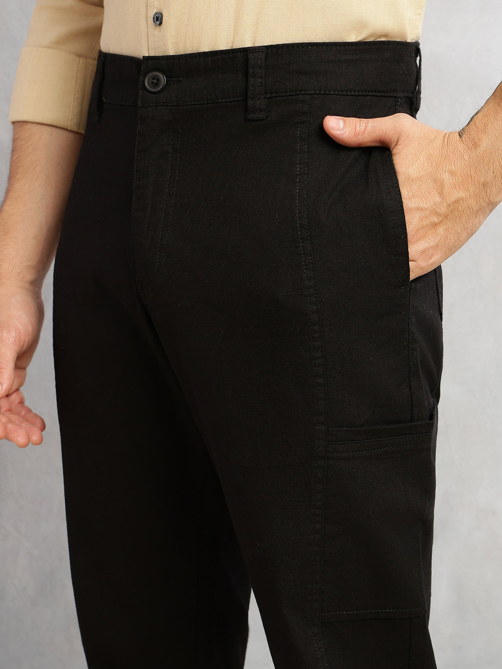 Thomas Scott Men Black Smart Straight Fit Mid-Rise Solid 6-Pocket Design Woven Cargo Trouser