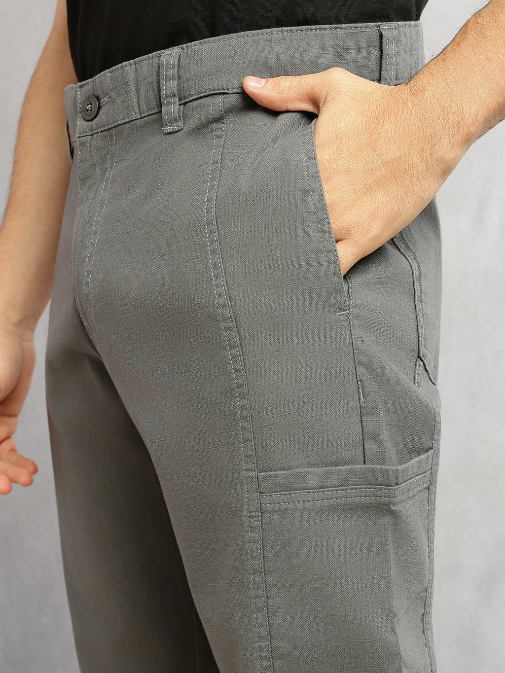 Thomas Scott Men Steel Grey Smart Straight Fit Mid-Rise Solid 6-Pocket Design Woven Cargo Trouser