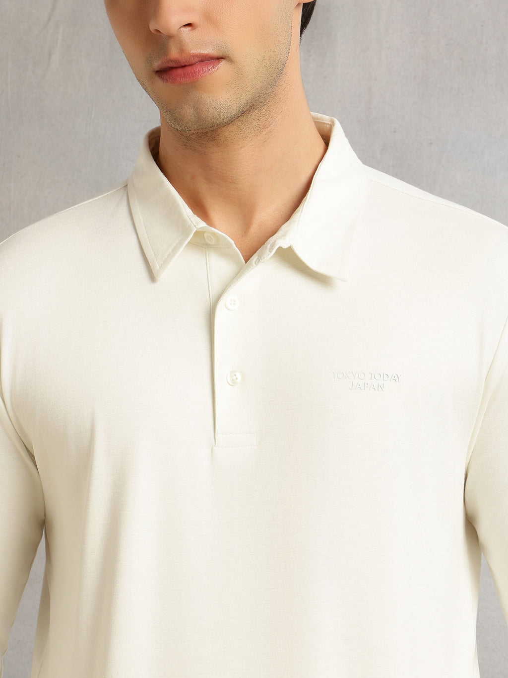 Thomas Scott Men Off White Regular Fit Long Sleeves Solid Viscose Rayon Knitted Polo Collar Performance Tshirt