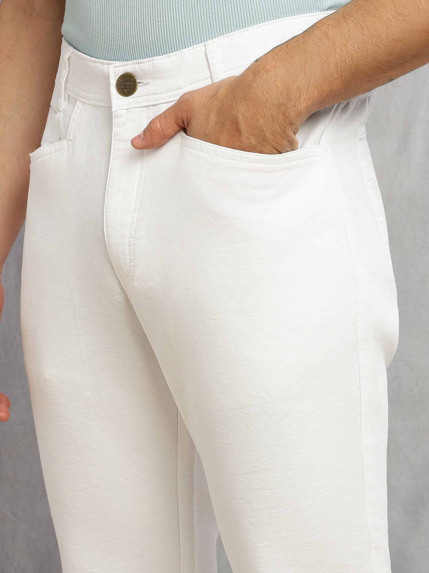 Thomas Scott Men White Smart Straight Fit Mid-Rise Solid 5-Pocket Design Woven Chinos Trouser