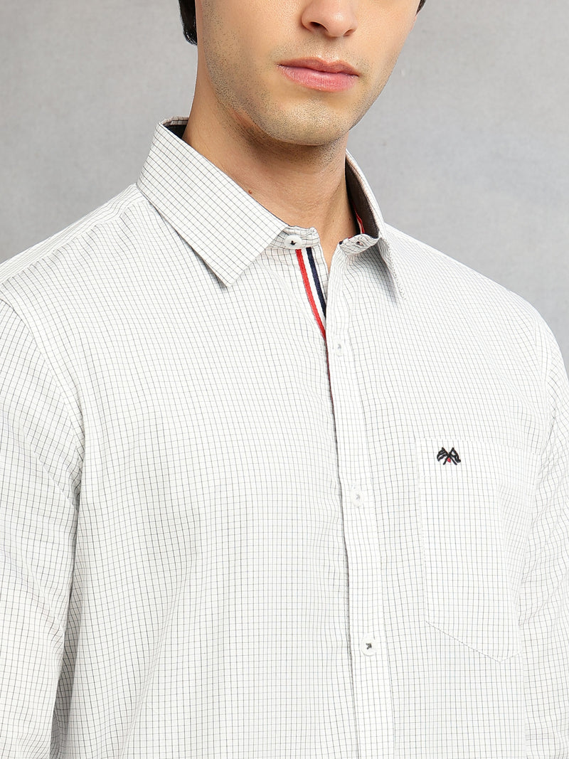 Thomas Scott Men White Regular Fit Long Sleeves Spread Collar Micro Checks 100% Cotton Casual Shirt