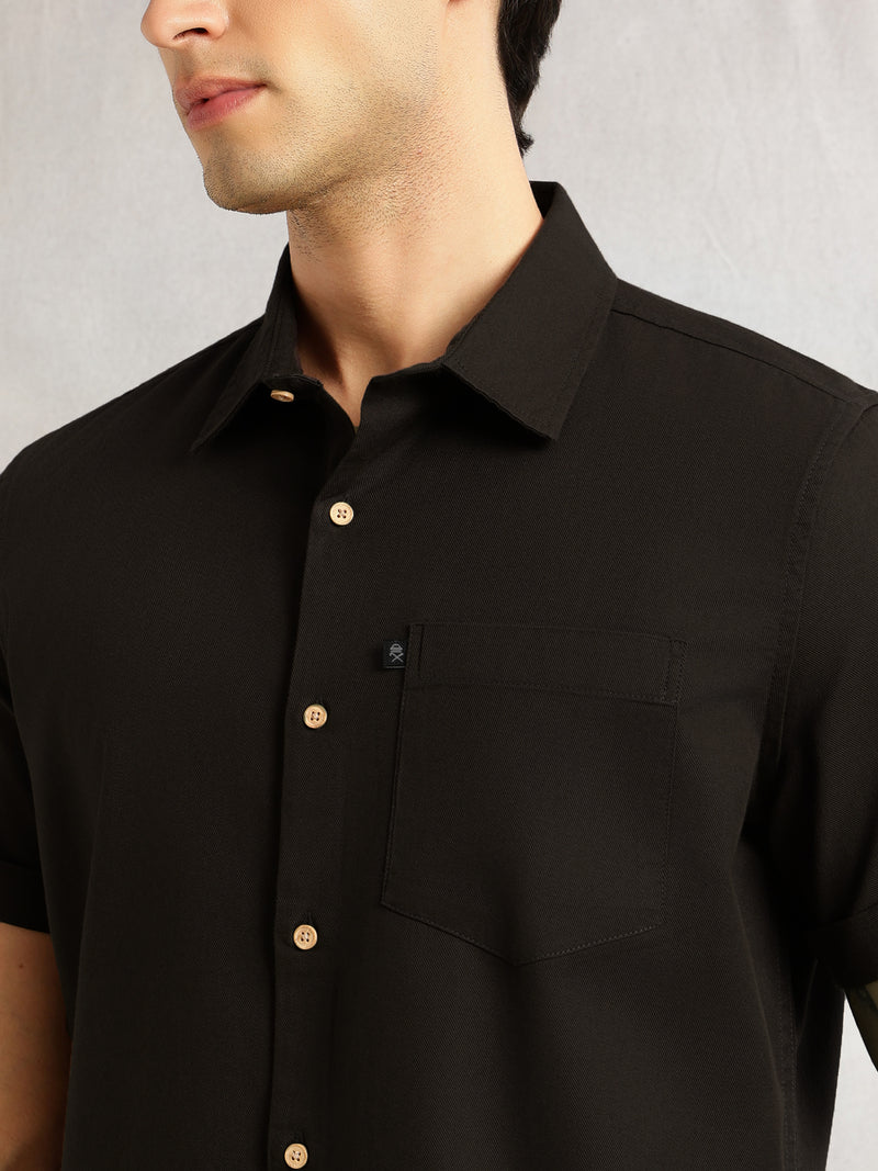 Thomas Scott Men Dark Grey Slim Fit Short Sleeves Spread Collar Solid Casual Shirt