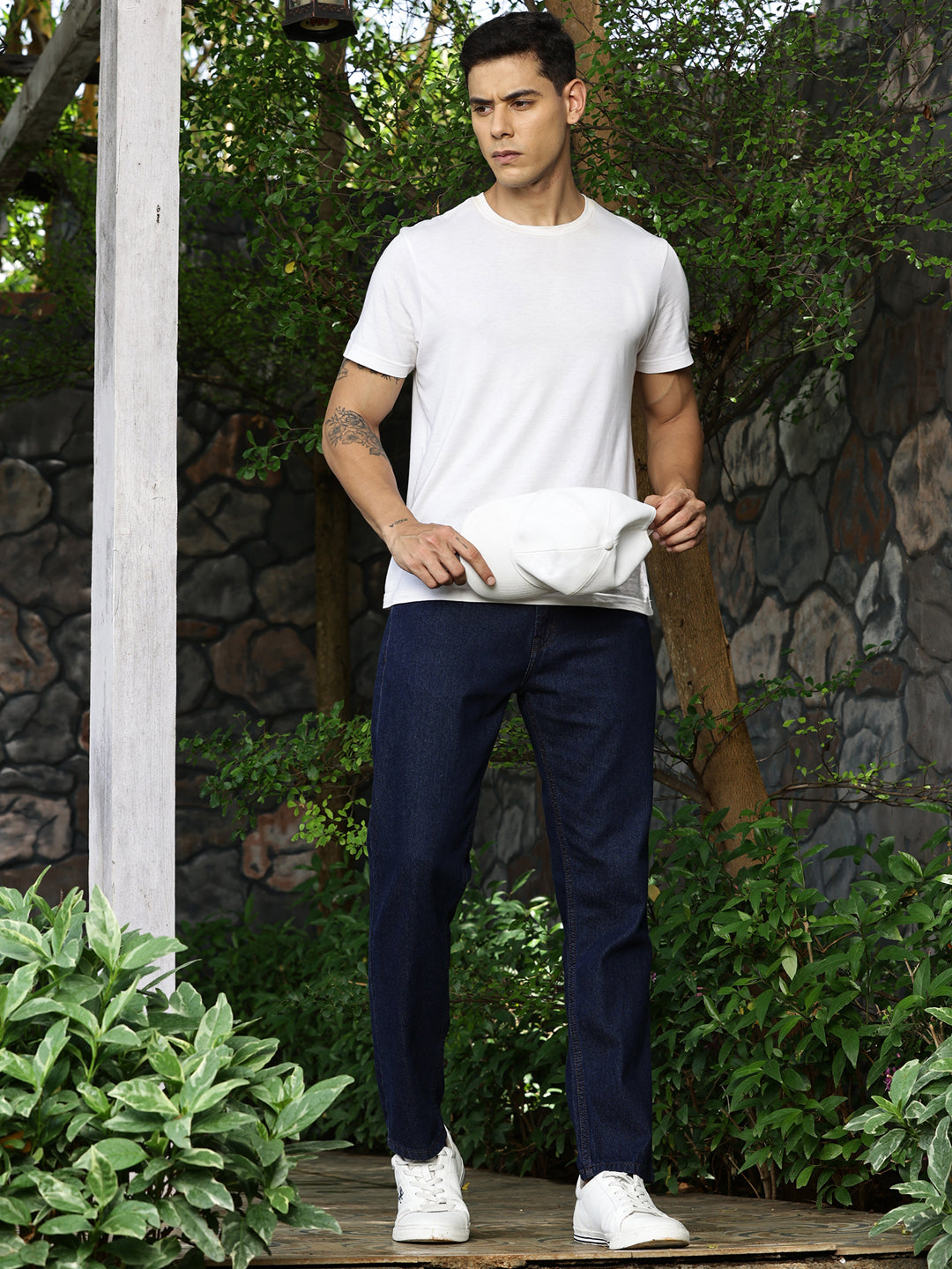 Thomas Scott Men Dark Indigo Relaxed Fit Mid-Rise Clean Look Dark Shade 5 Pocket Design Non-Stretchable Jeans