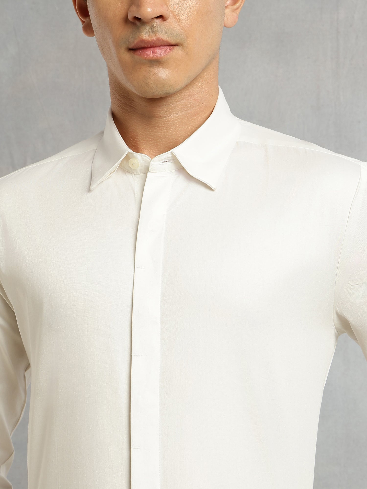 Thomas Scott Men White Premium Long Sleeves Regular Fit Spread Collar Solid 100% Cotton Formal Shirt