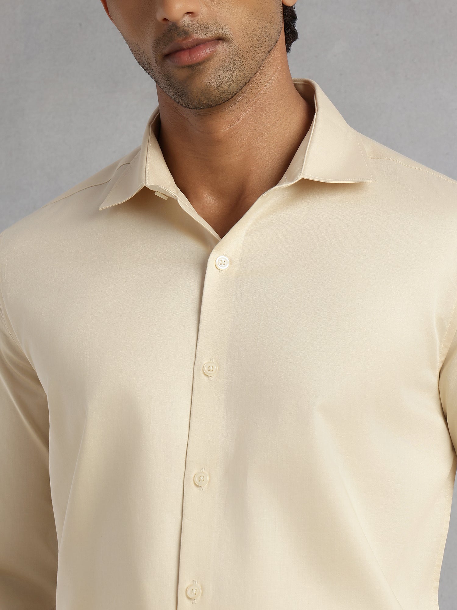 Thomas Scott Men Beige Regular Fit Long Sleeves Spread Collar Solid 100% Cotton Formal Shirt