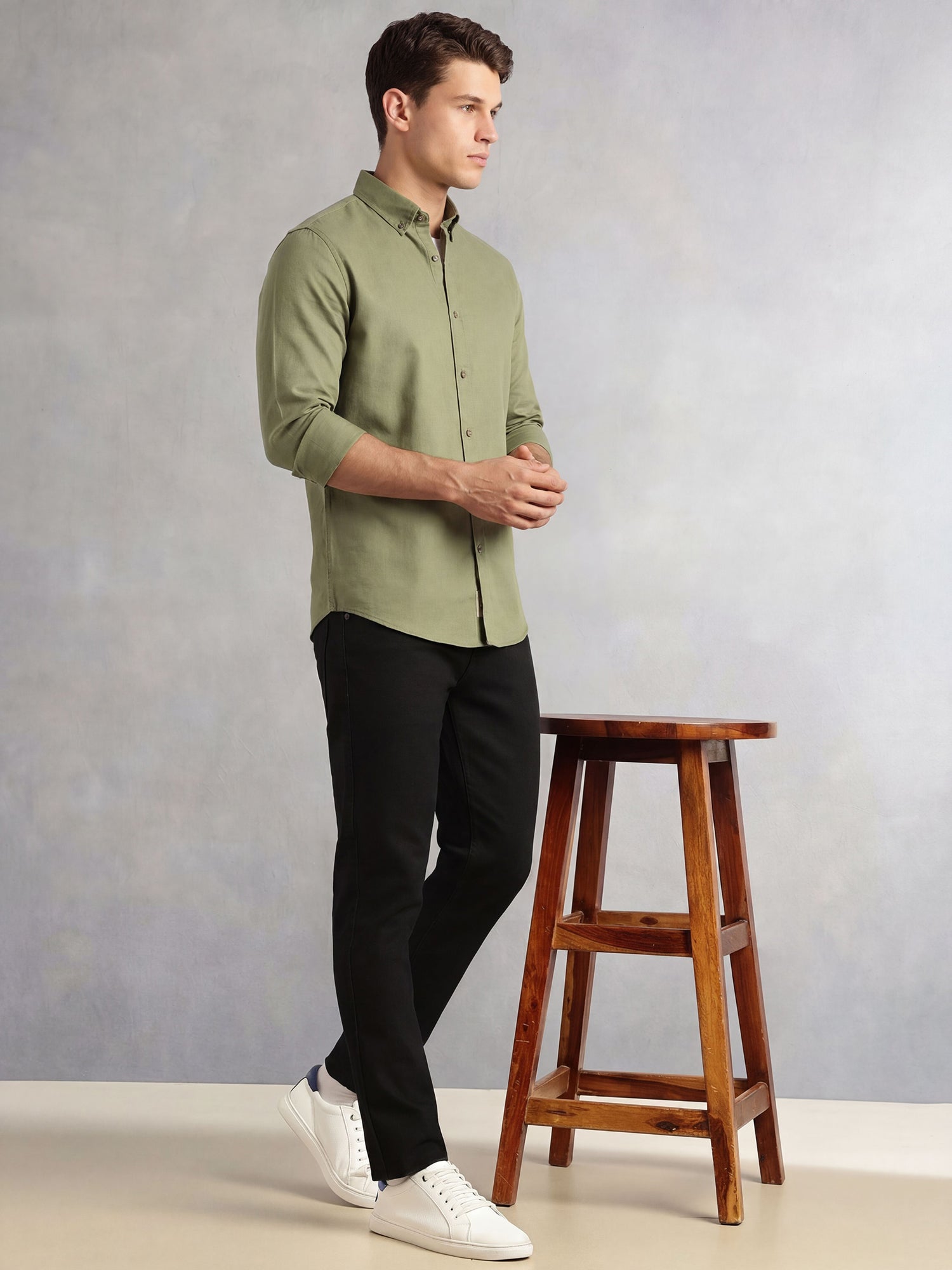 Thomas Scott Men Olive Long Regular Sleeves Slim Fit Button-Down Collar Solid Linen Casual Shirt