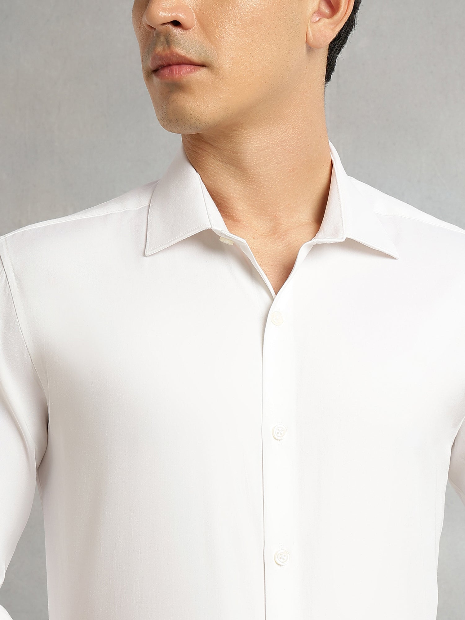 Thomas Scott Men White Regular Fit Long Sleeves Spread Collar Solid 100% Cotton Formal Shirt