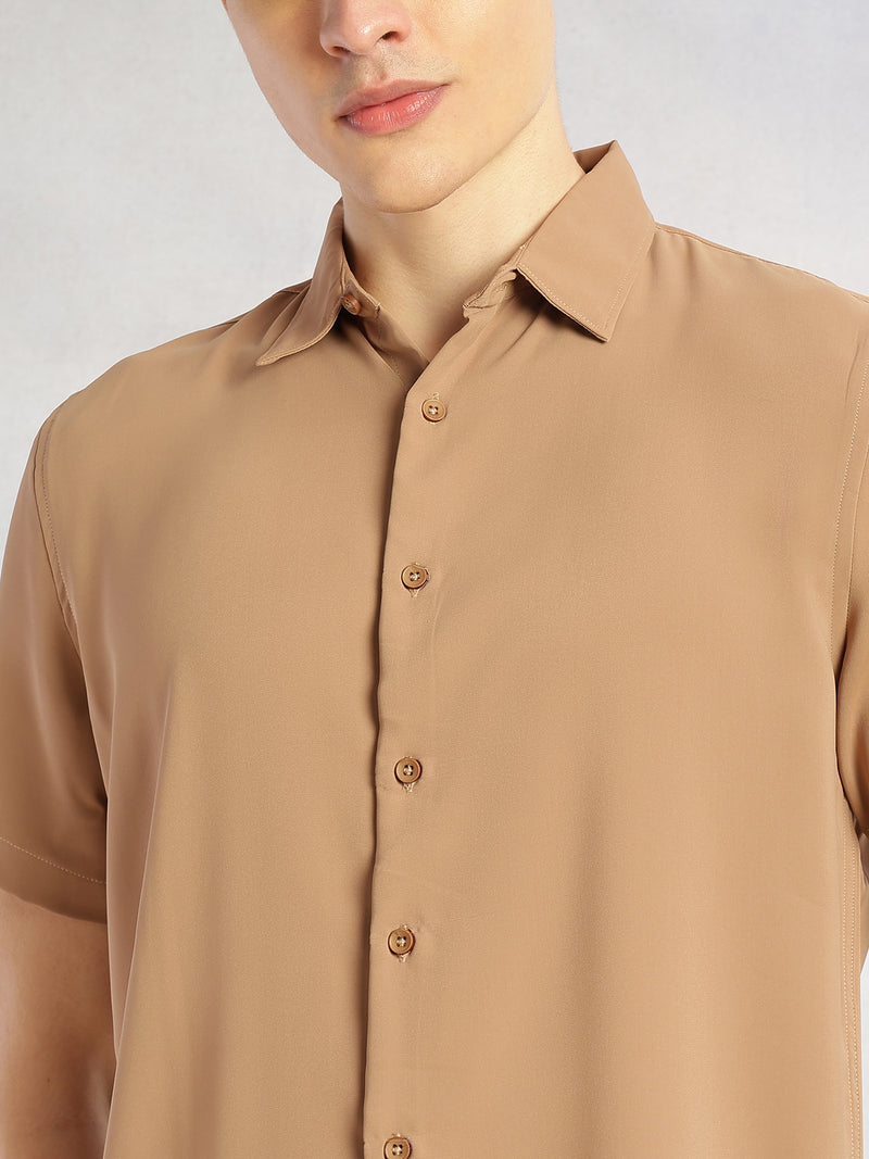Thomas Scott Men Brown Regular Fit Short Sleeves Spread Collar Solid Polyester Casual Shirt