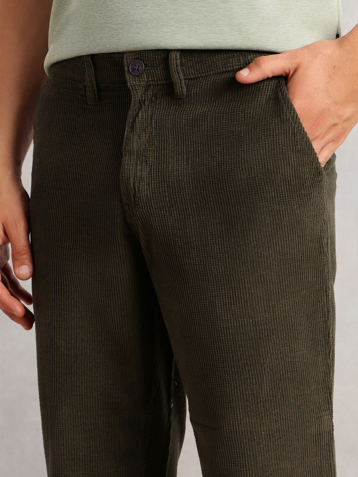 Thomas Scott Men Olive Regular Fit Mid-Rise Textured 4 Pockets Design Corduroy Trouser