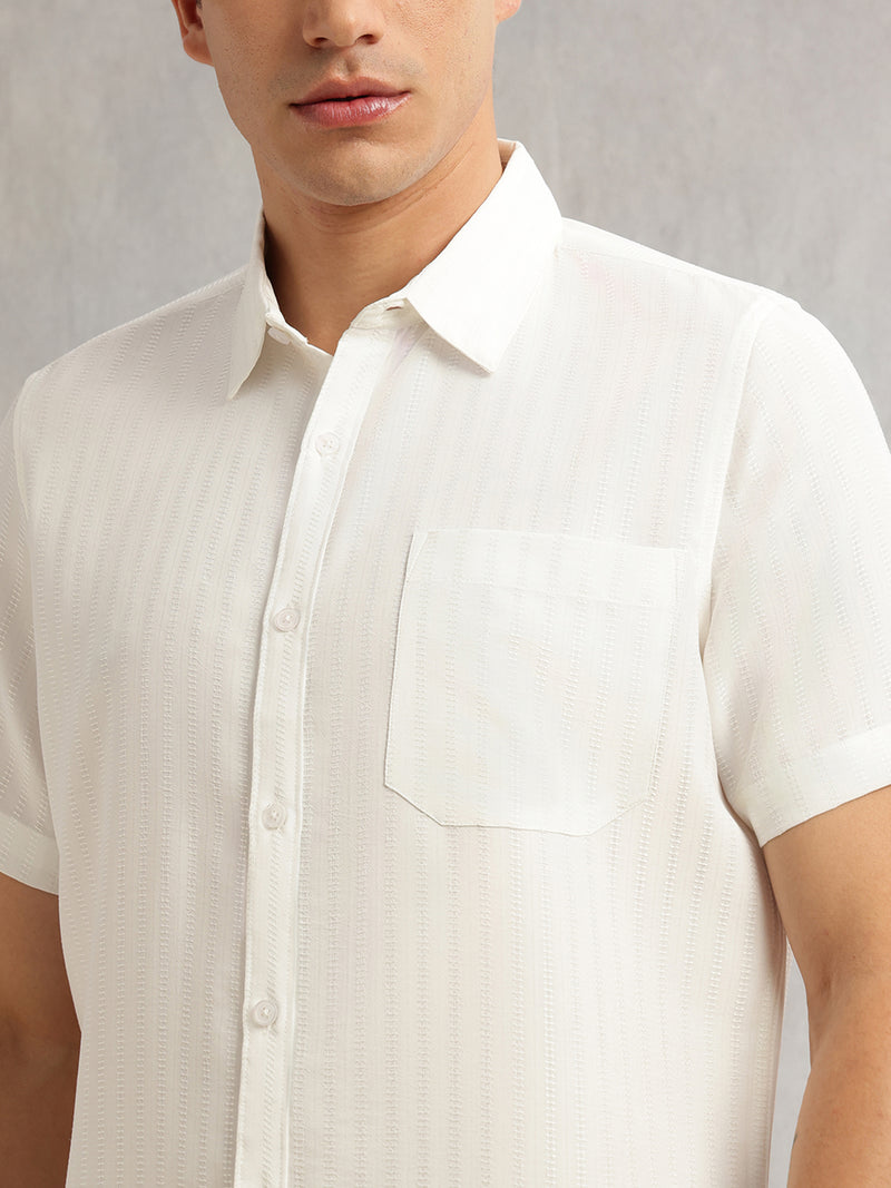 Thomas Scott Men White Premium Regular Fit Short Sleeves Spread Collar Polyester Casual Shirt