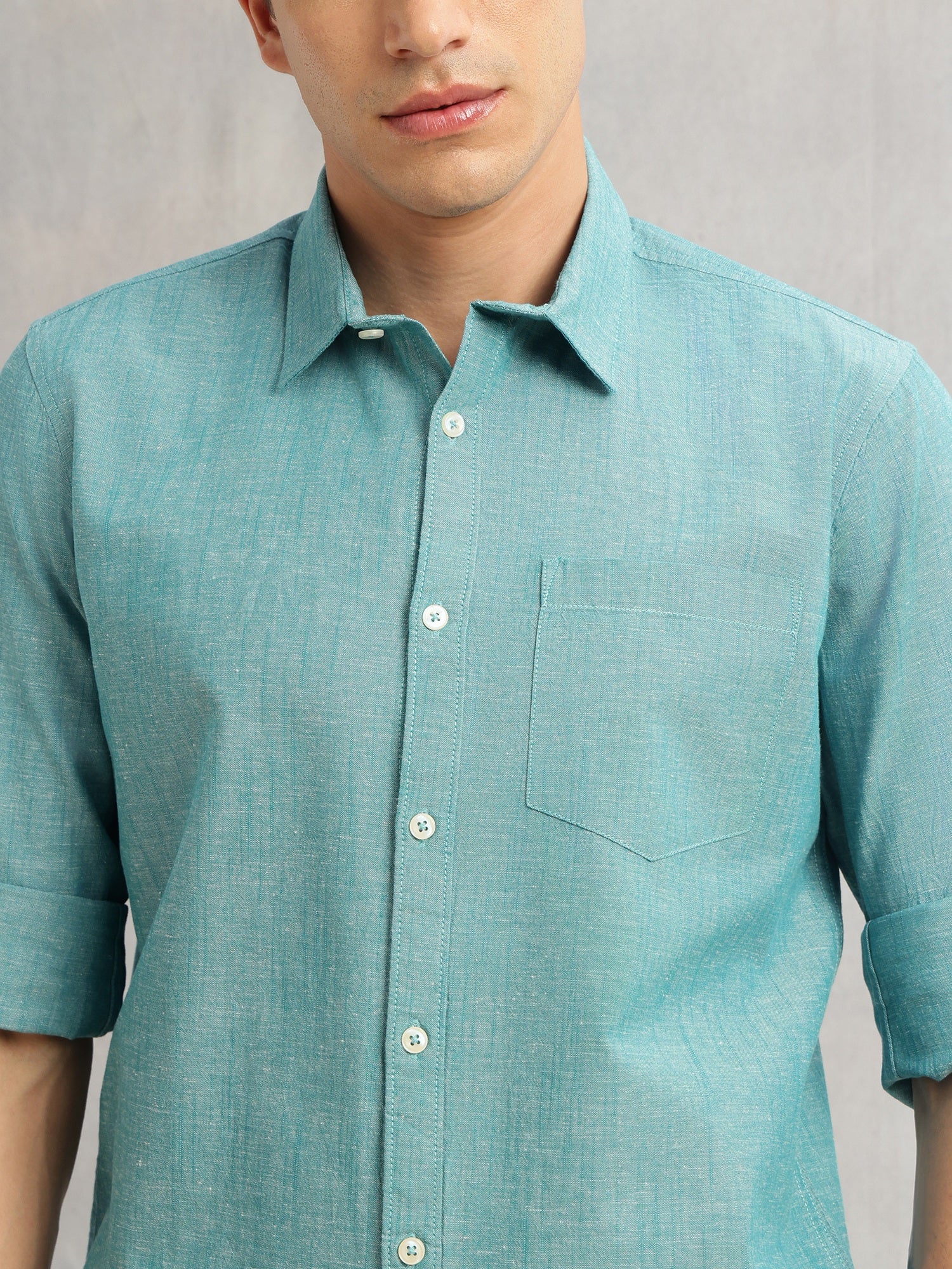 Thomas Scott Men Green Premium Slim Fit Long Roll-Up Sleeves Spread Collar Solid Linen Casual Shirt