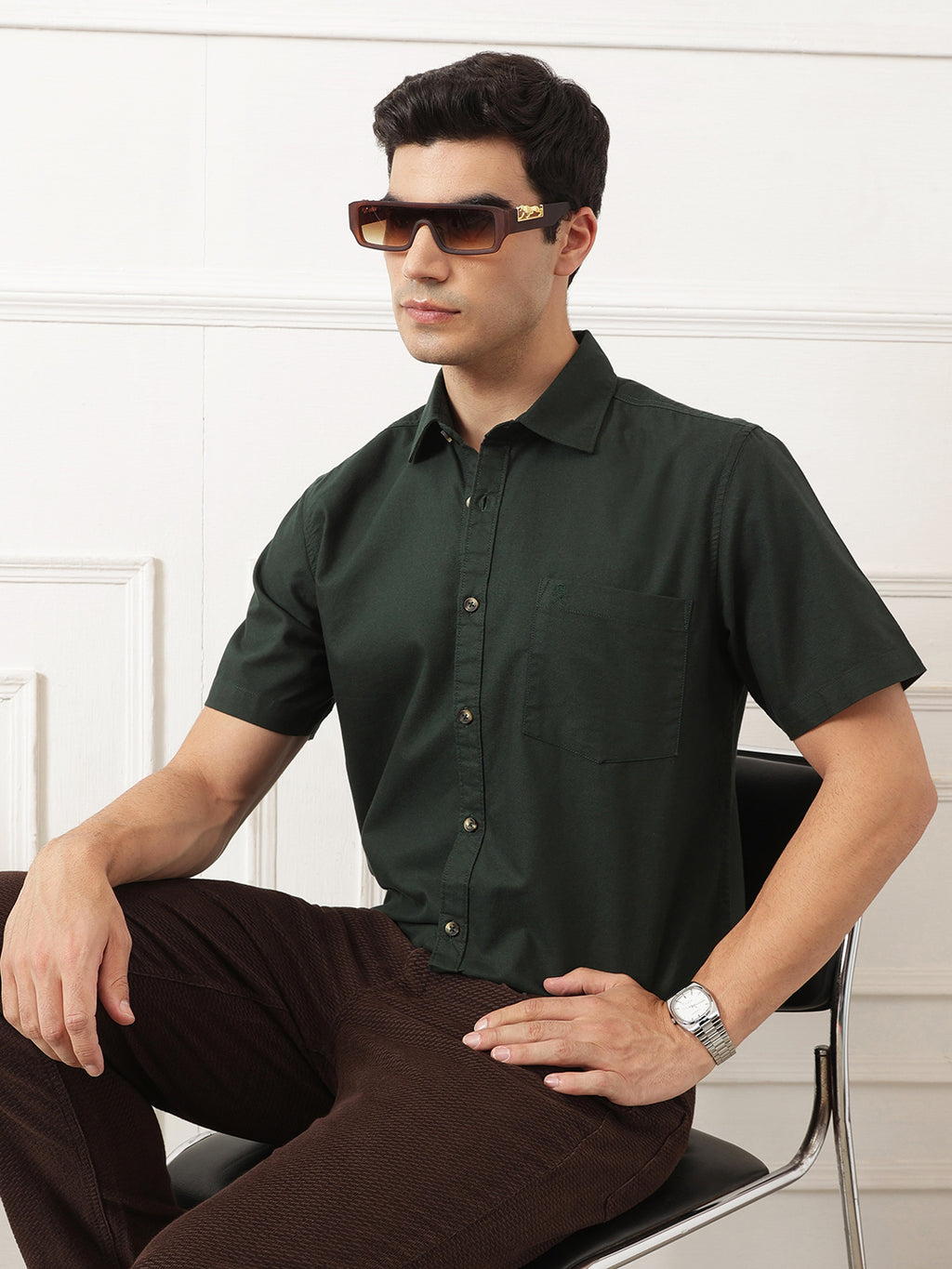 Bottle Green Regular Fit Short Sleeve Spread Collar Solid Oxford Cotton Casual Shirt For Men