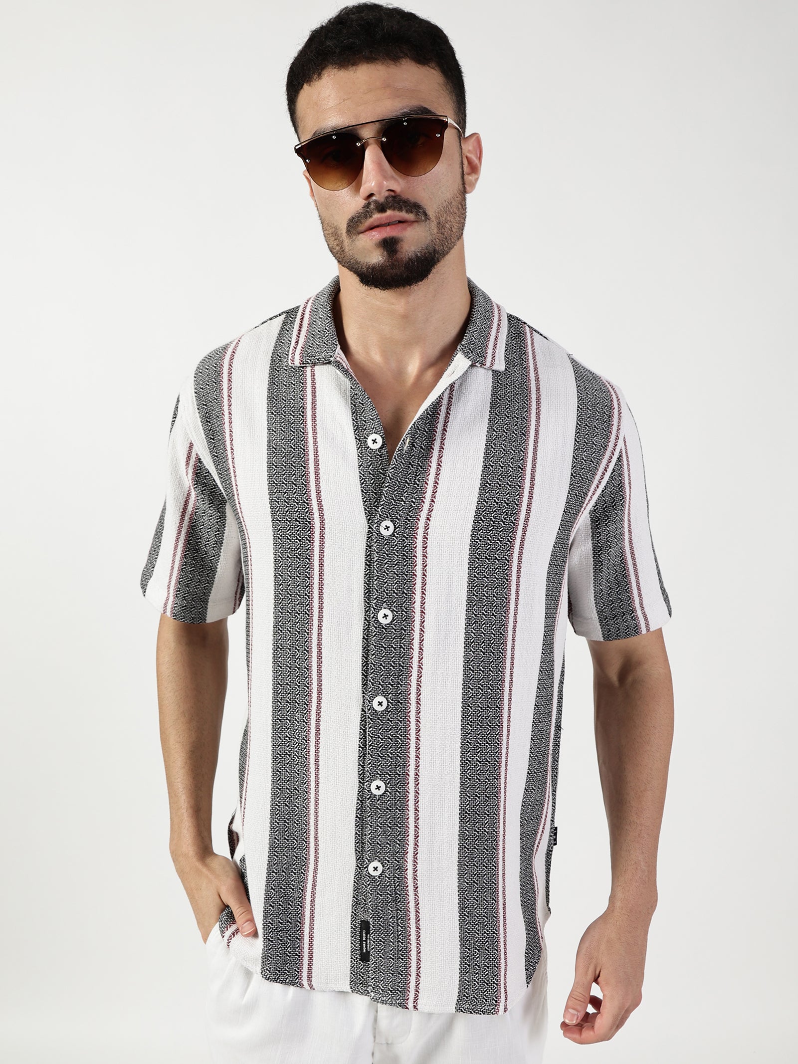 Thomas Scott Men White Premium Slim Fit Short Sleeves Spread Collar Vertical Stripes Cotton Casual Shirts