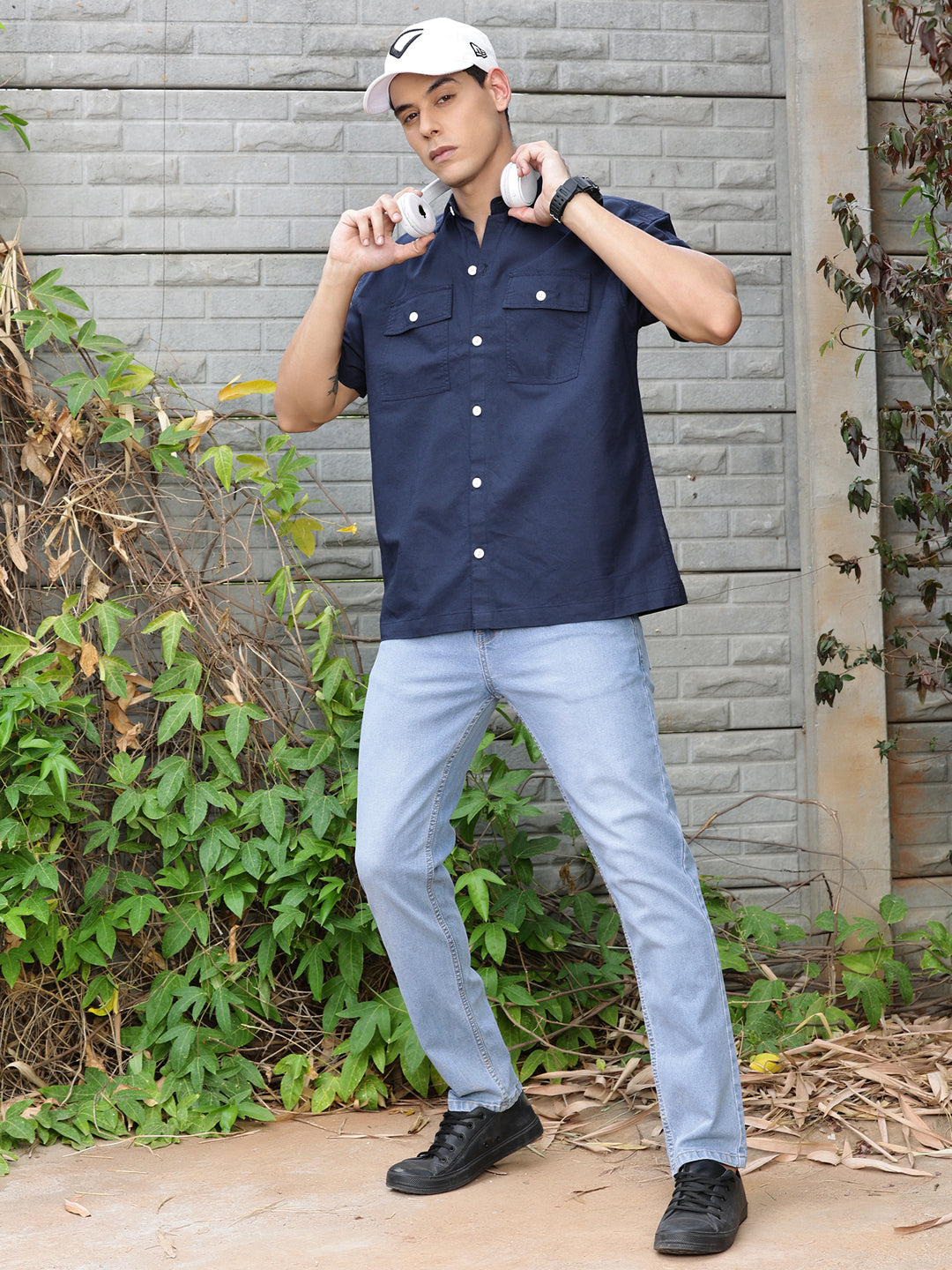 Thomas Scott Men Navy Smart Boxy Fit Short Sleeves Spread Collar Solid Cotton Oxford Shirt