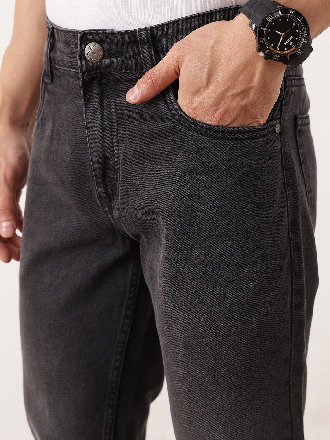 Dark Black Smart Slim Fit Mid-Rise Dark Shade Clean Look Non Stretchable Jeans For Men