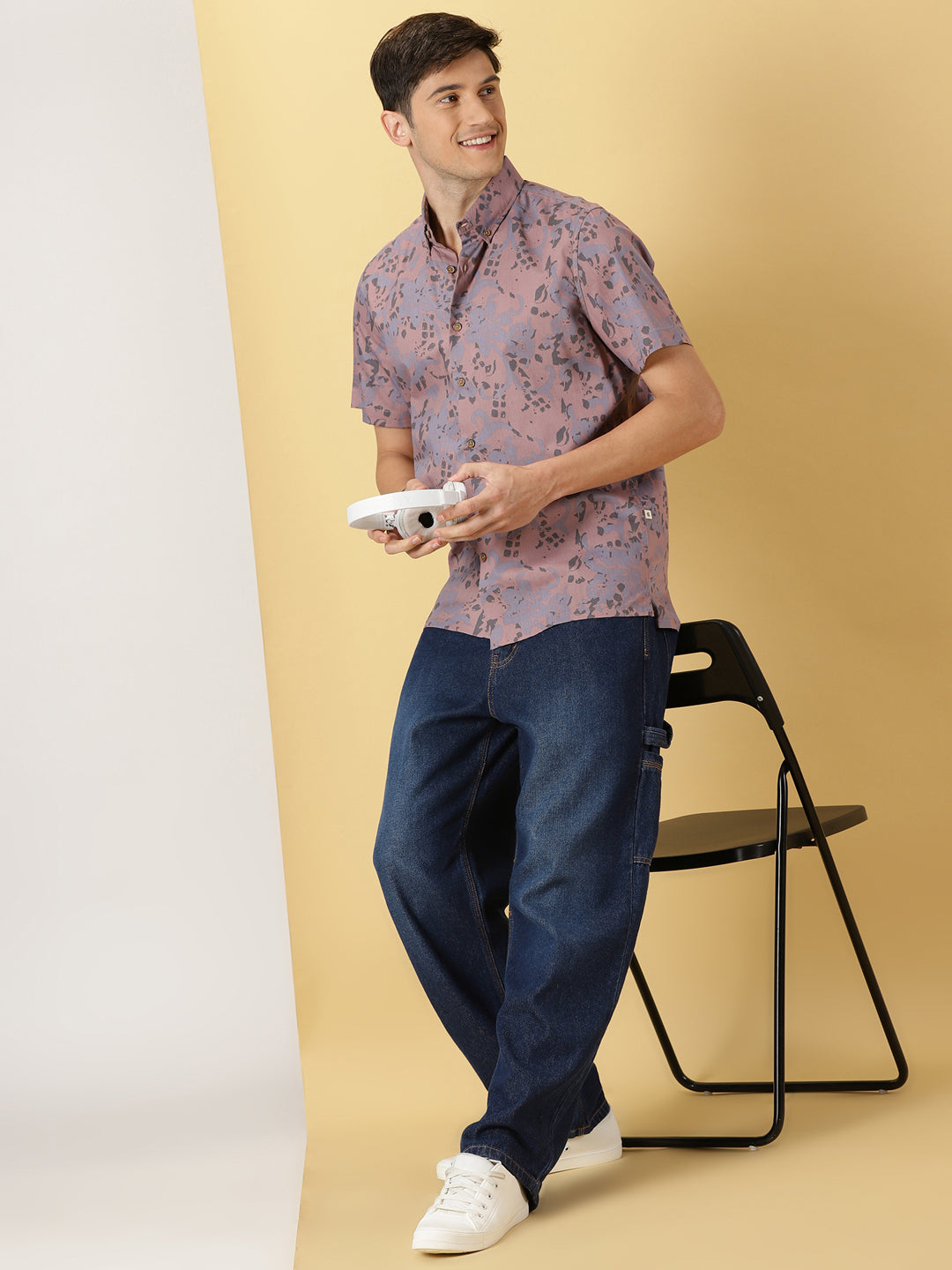 Thomas Scott Men Purple Smart Slim Fit Short Sleeves Spread Collar Floral Printed Cotton Casual Shirt