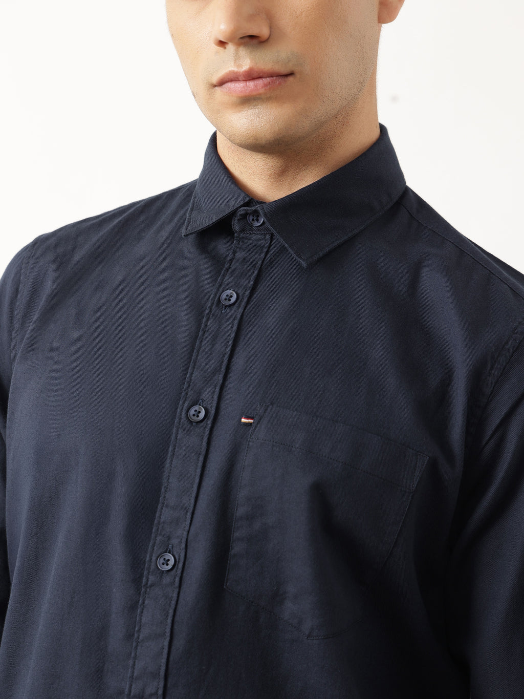 Thomas Scott Men Relaxed Navy Slim Fit Long Sleeves Spread Collar Solid Cotton Casual Shirt