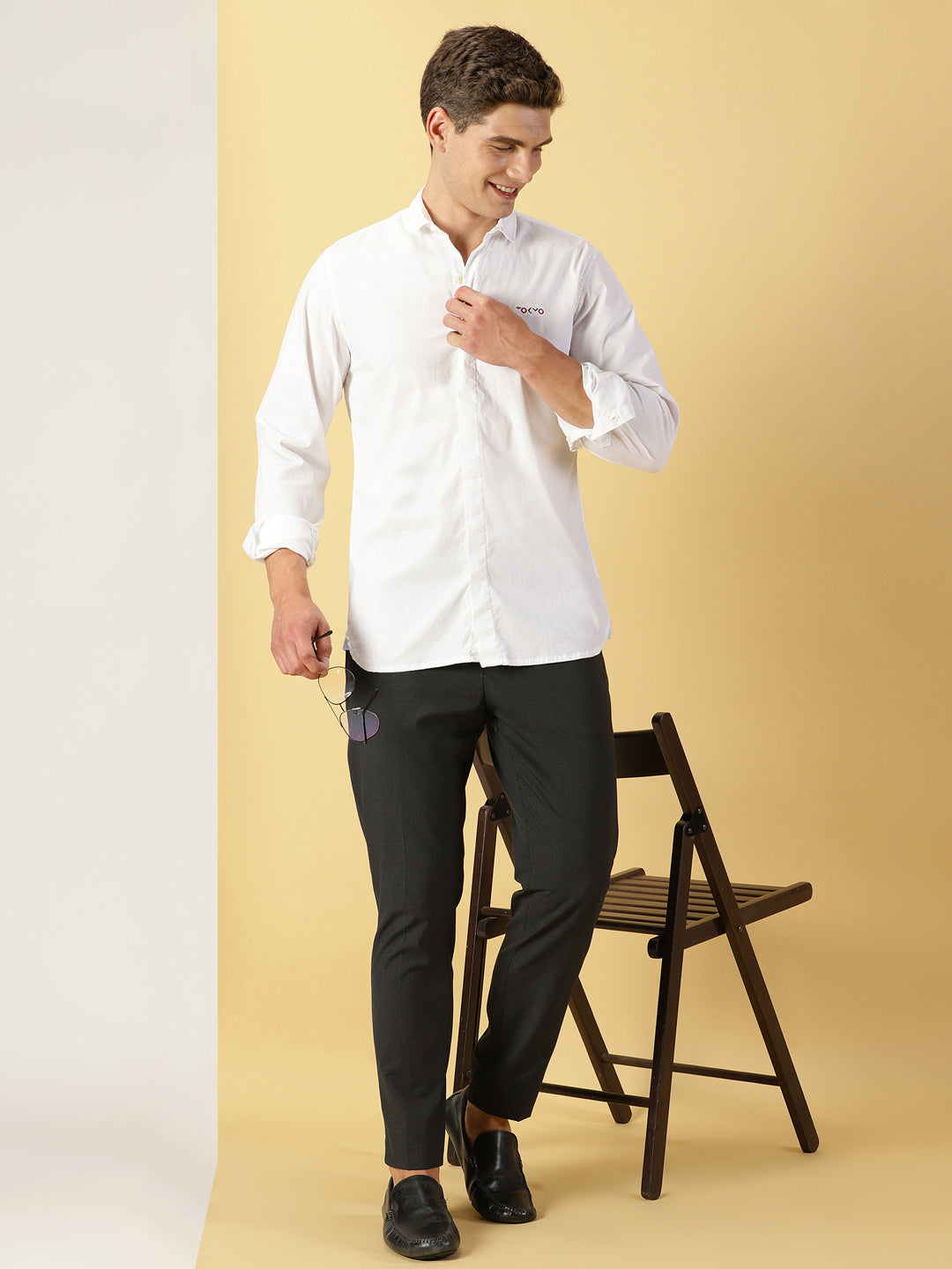 Thomas Scott Men White Classic Regular Fit Long Sleeves Spread Collar Solid Casual Shirt