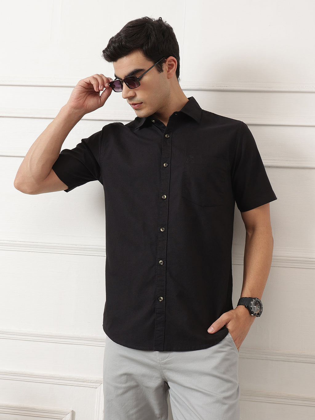 Black Regular Fit Short Sleeve Spread Collar Solid Oxford Cotton Casual Shirt For Men
