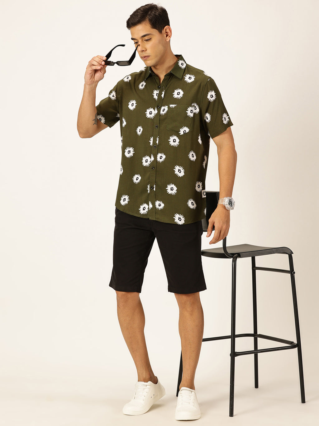 Thomas Scott Men Green Premium Short Sleeves Slim Fit Spread Collar Floral Printed Casual Shirt