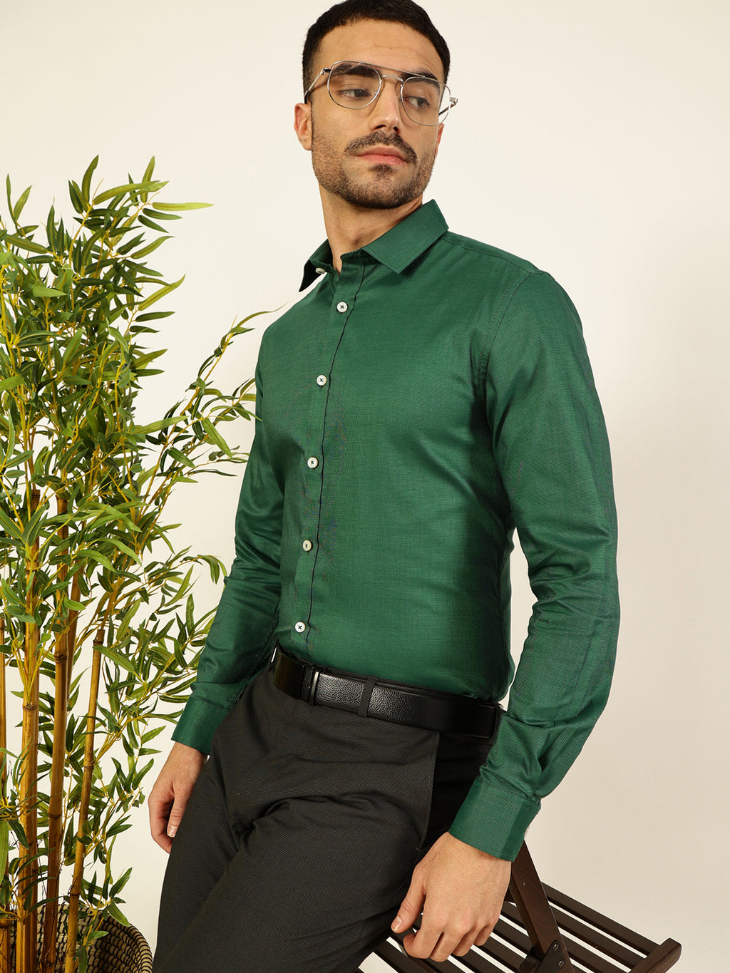 Thomas Scott Men Green Premium Slim Fit Long Sleeves Spread Collar Solid 100% Cotton Formal Shirt