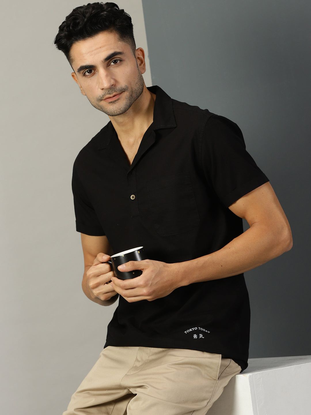 Thomas Scott Men Black Classic Short Sleeves Regular Fit Spread Collar Solid Cotton Casual Shirt