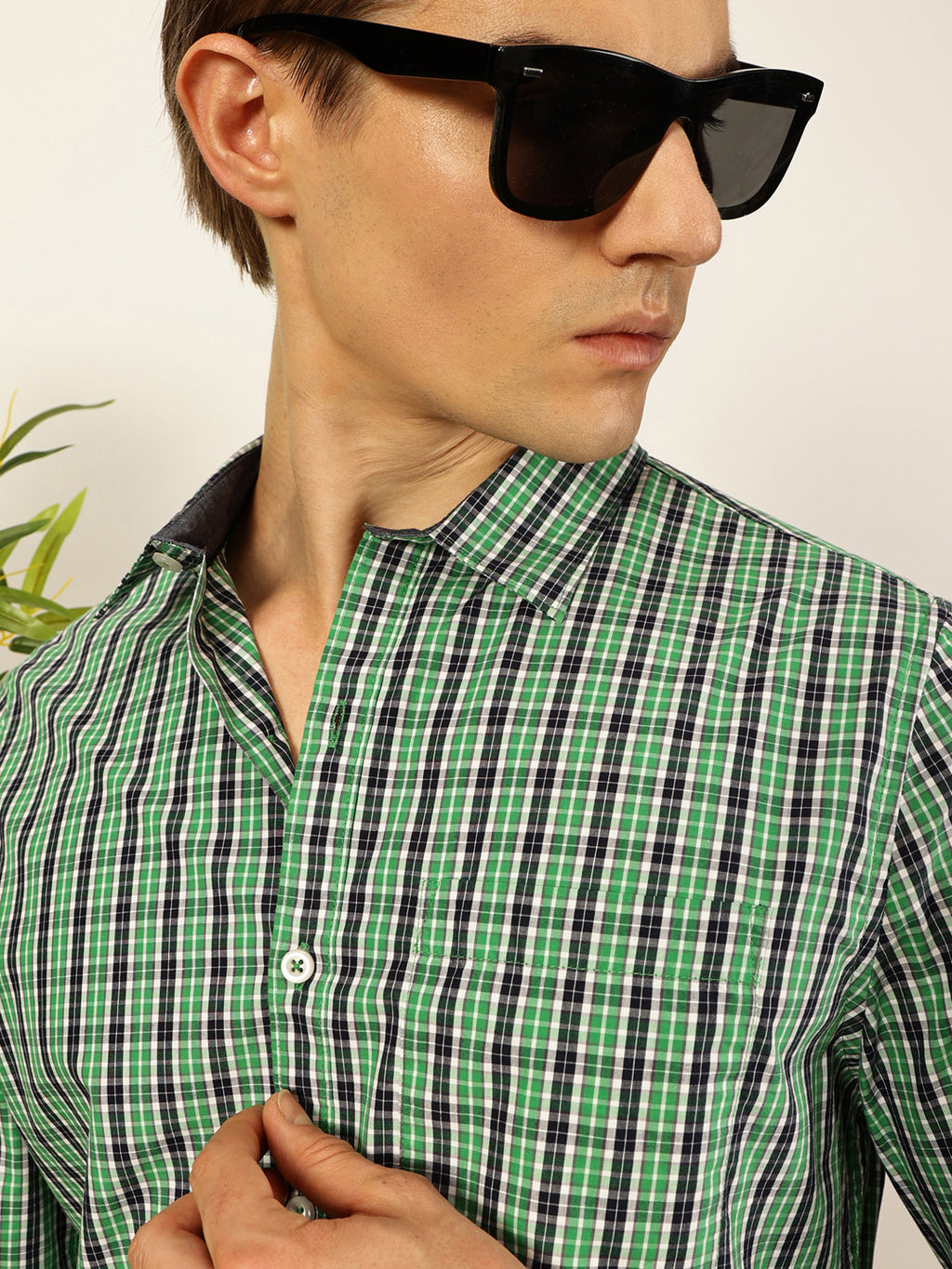 Thomas Scott Men Smart Spread Collar Micro Checked Cotton Slim Fit Casual Shirt