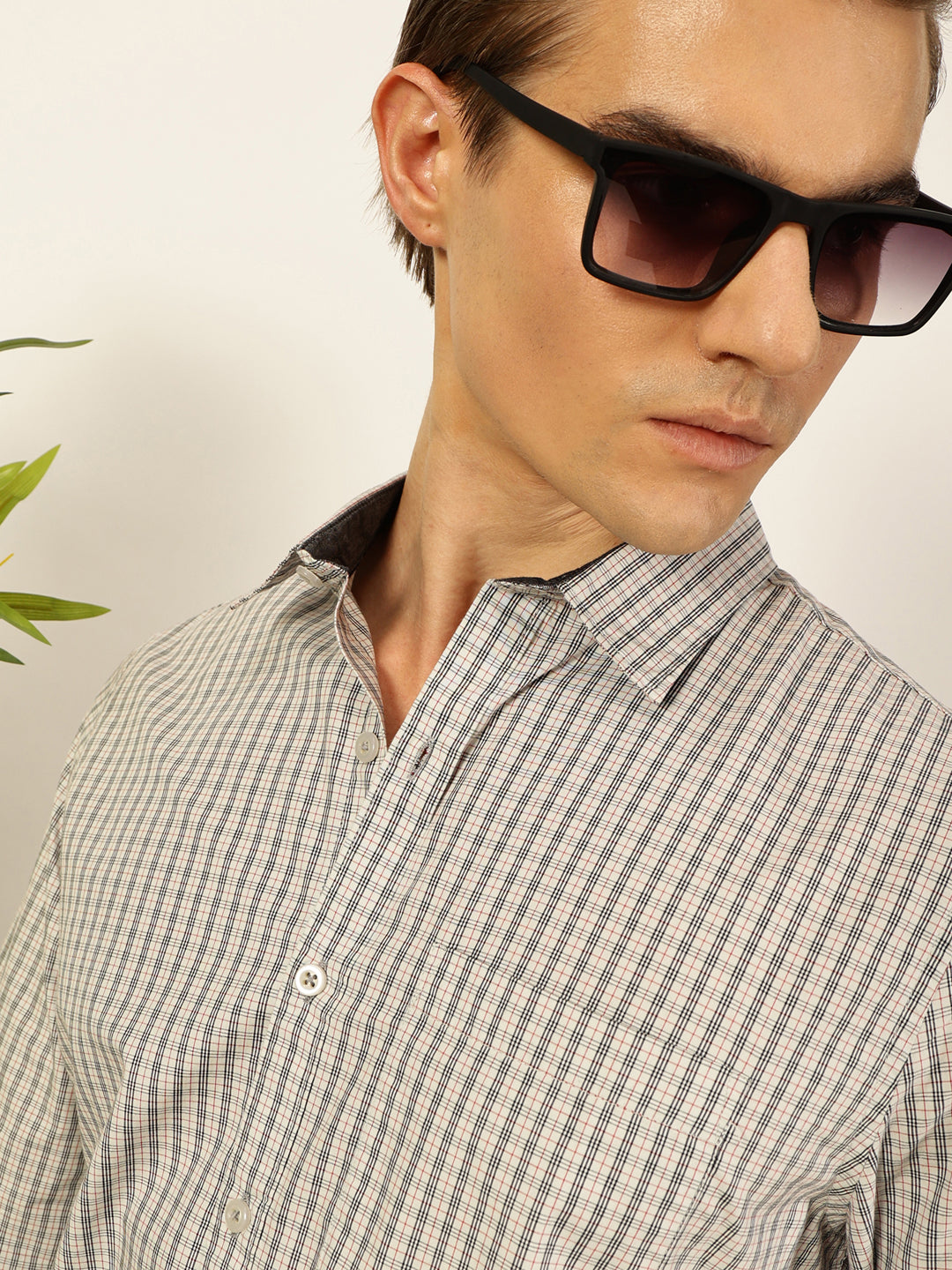 Thomas Scott Men Smart Spread Collar Micro Checked Cotton Slim Fit Casual Shirt