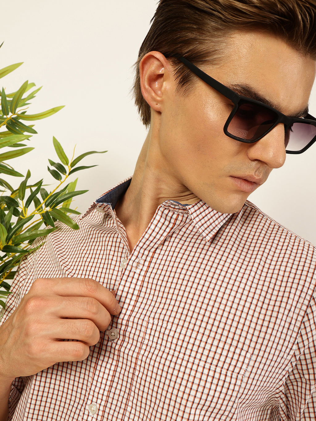 Thomas Scott Men Smart Spread Collar Micro Checked Cotton Slim Fit Casual Shirt