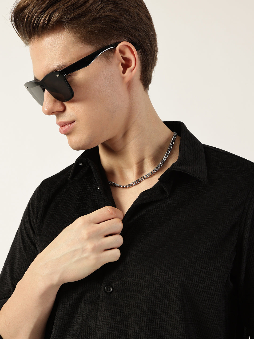 Thomas Scott Men Black Classic Spread Collar Textured Solid Slim Fit Casual Shirt