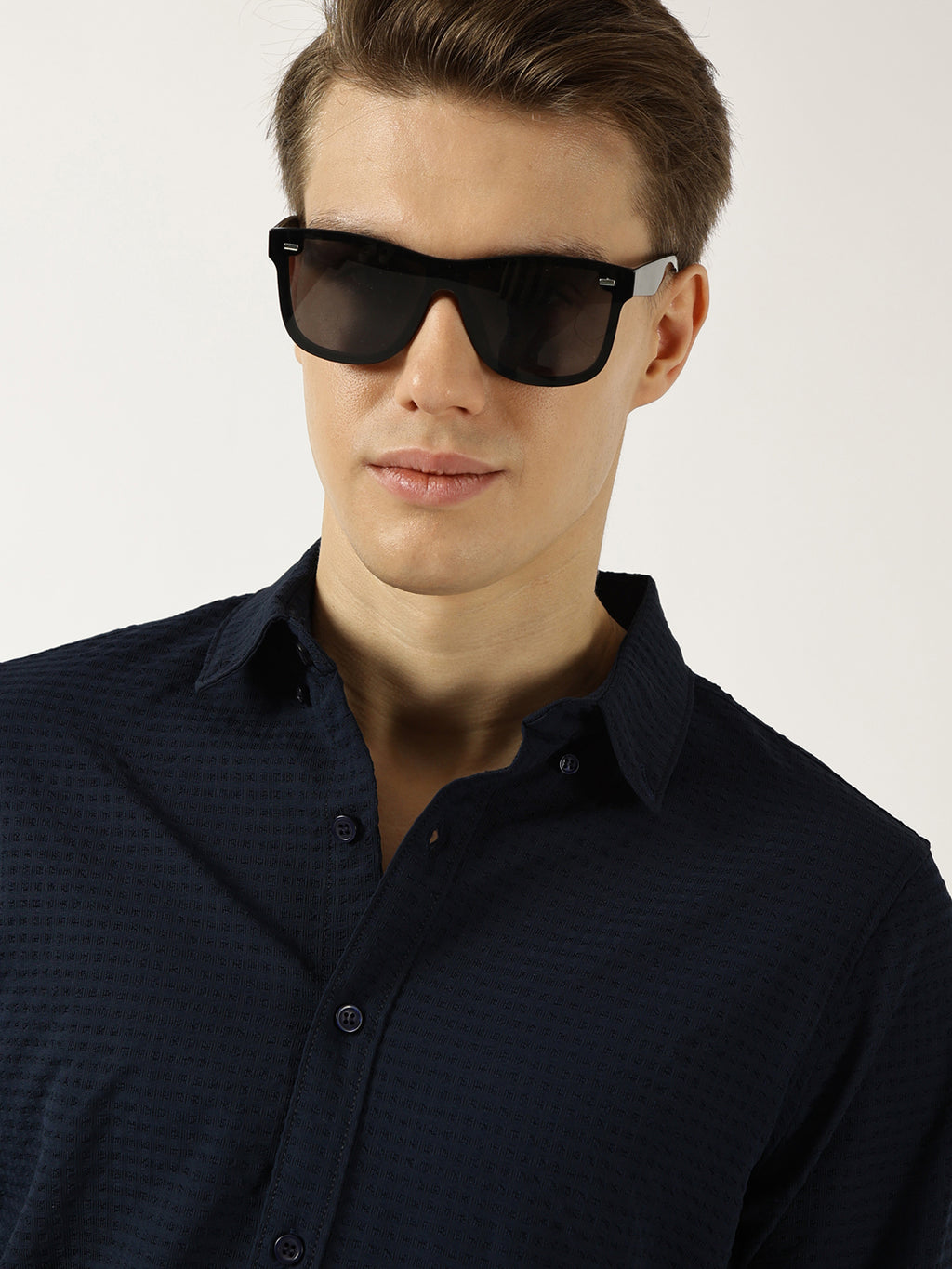 Thomas Scott Men Navy Classic Spread Collar Textured Solid Slim Fit Casual Shirt