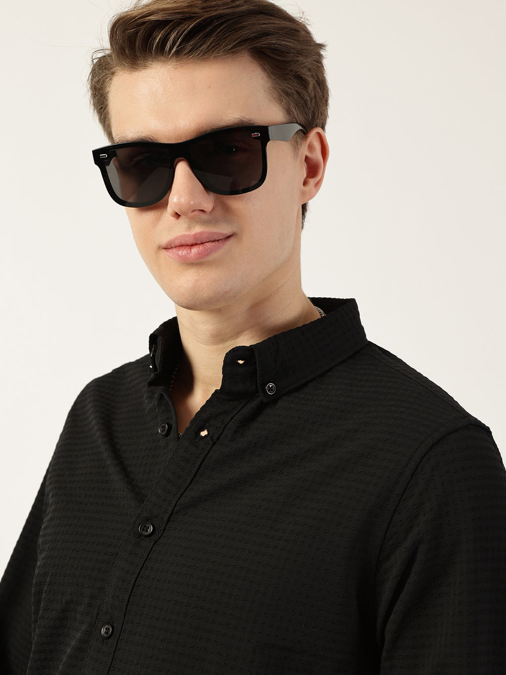 Thomas Scott Men Black Smart Button-Down Collar Textured Solid Slim Fit Casual Shirt