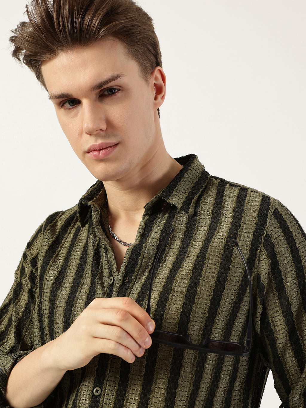 Thomas Scott Men Olive Premium Spread Collar Textured Solid Slim Fit Casual Shirt