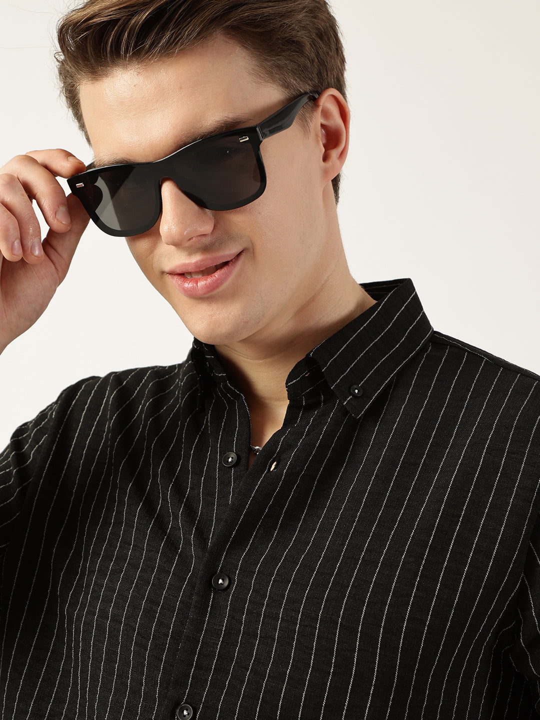 Thomas Scott Men Black Premium Spread Collar Vertical Striped Slim Fit Casual Shirt