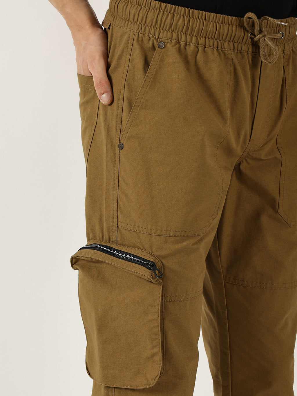 Thomas Scott Men Brown Smart Regular Fit Mid-Rise Easy Wash Cotton Cargos