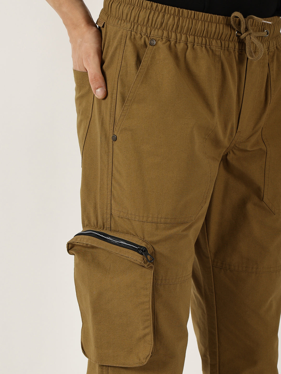 Thomas Scott Men Brown Smart Regular Fit Mid-Rise Easy Wash Cotton Cargos