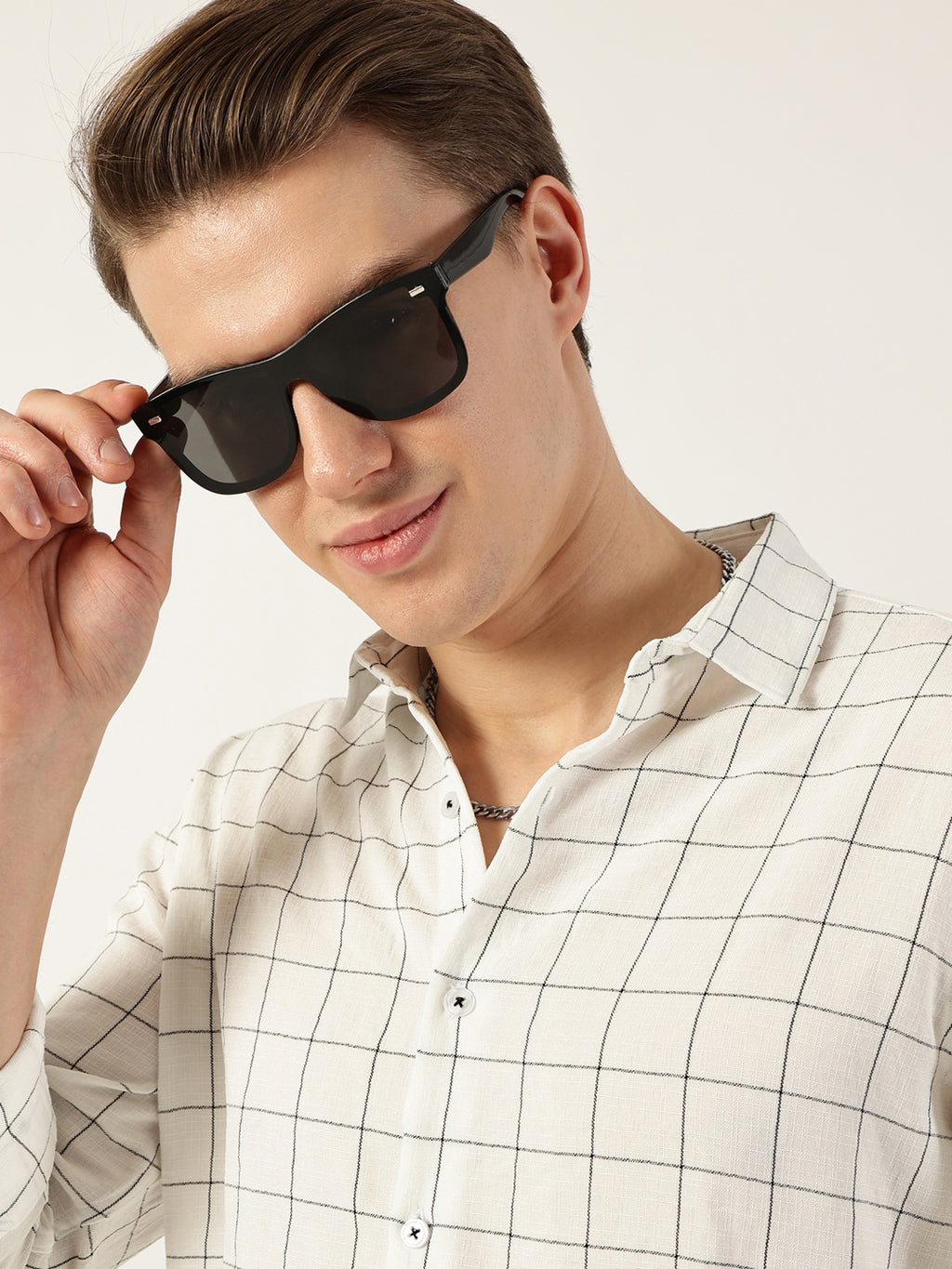 Thomas Scott Men White Smart Spread Collar Windowpane Checked Slim Fit Casual Shirt