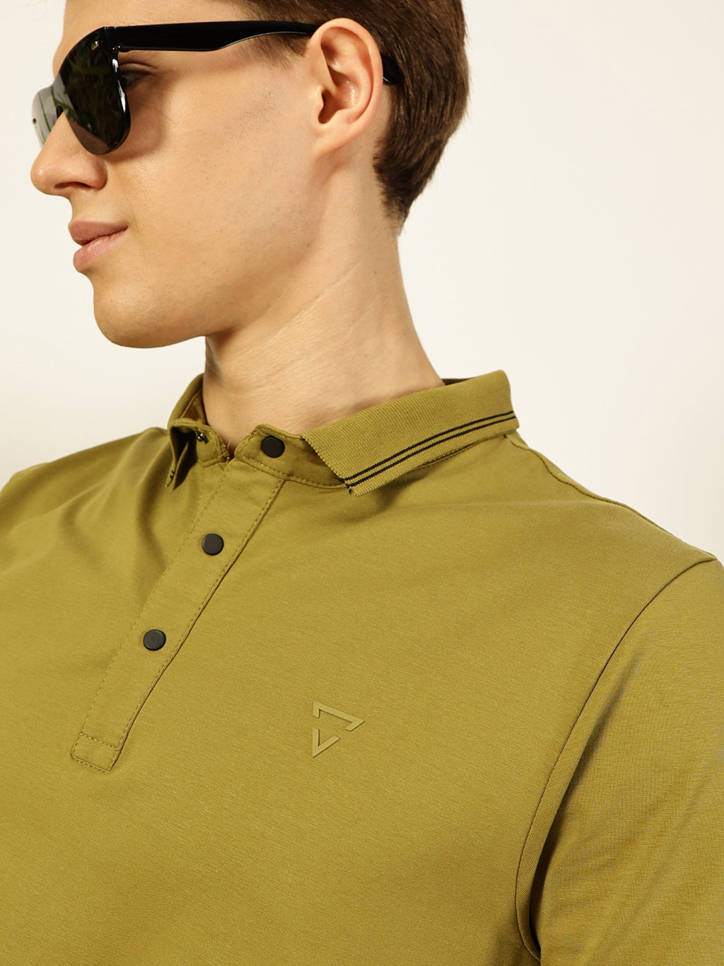 Thomas Scott Men Olive Solid Polo Collar Cotton T-shirt