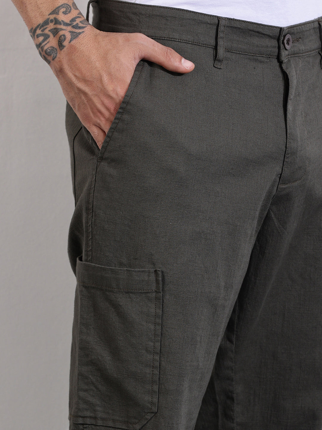 Thomas Scott Men Olive Mid-Rise Straight Fit Woven Chinos Trousers