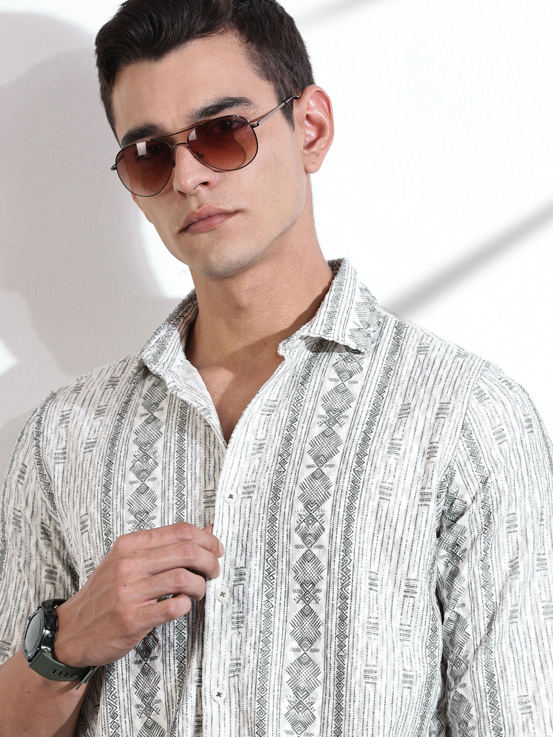 Thomas Scott Men Olive Slim Fit Long Sleeves Abstract Printed Casual Shirt
