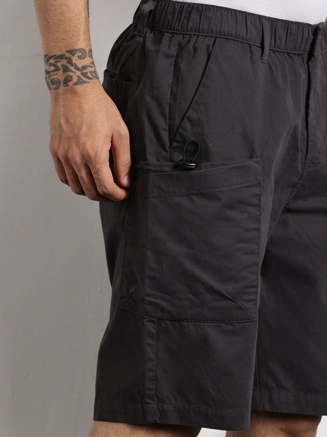 Thomas Scott Men Dark Grey Relaxed Fit Outdoor Cargo Shorts