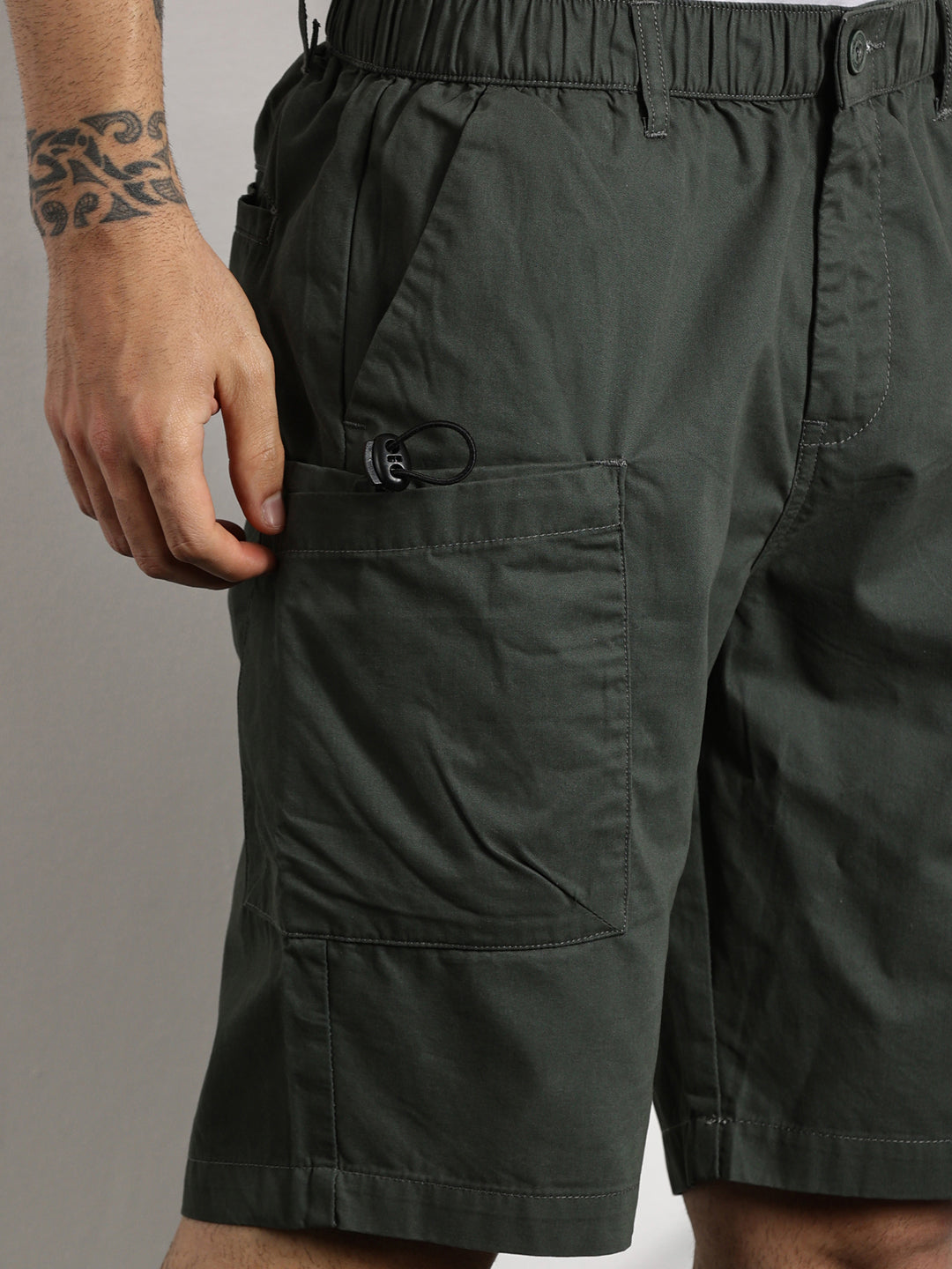 Thomas Scott Men Olive Relaxed Fit Outdoor Cargo Shorts
