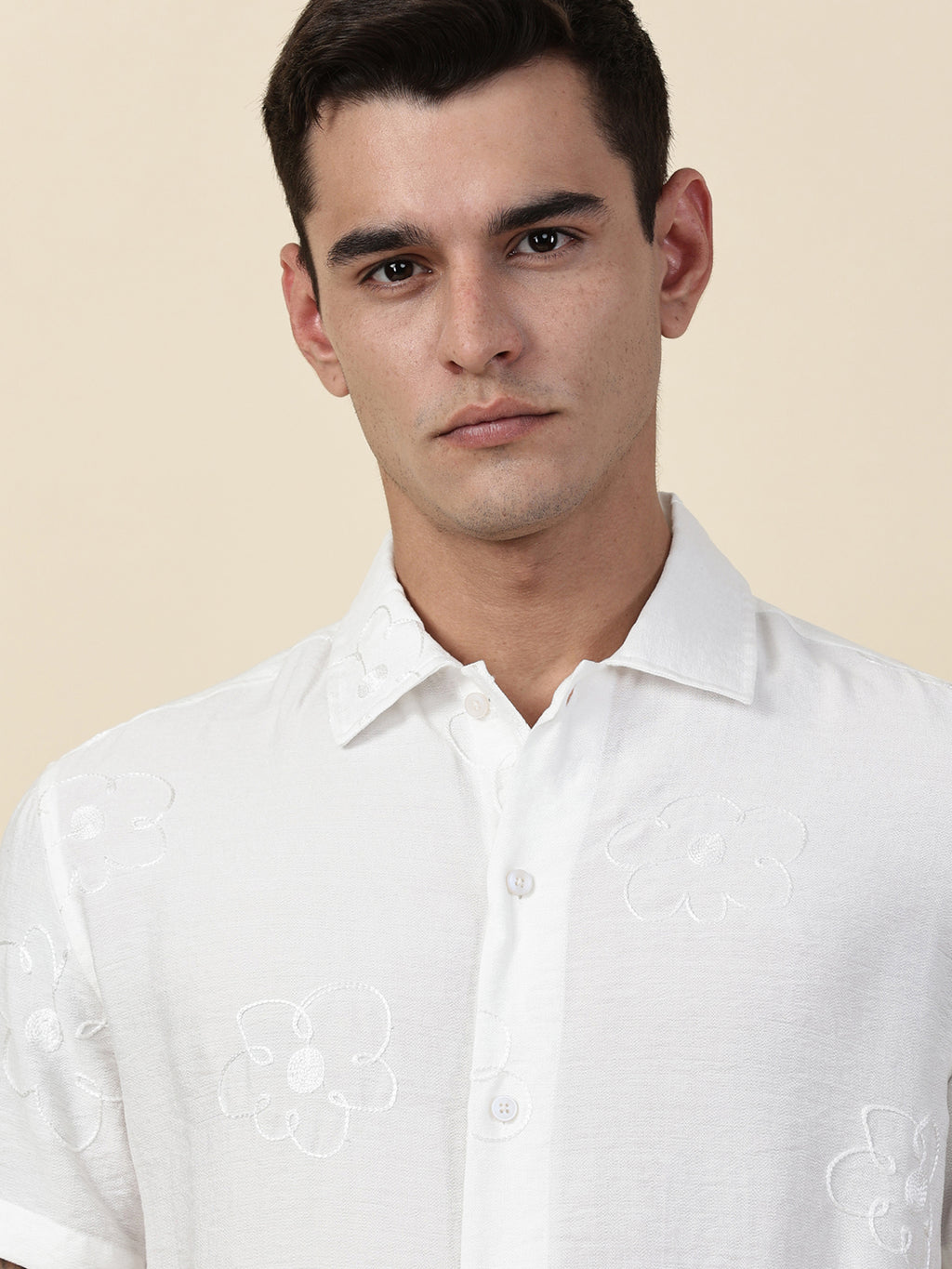 Thomas Scott Men White Regular Fit Short Sleeves Cuban Collar Embroidered Shirt